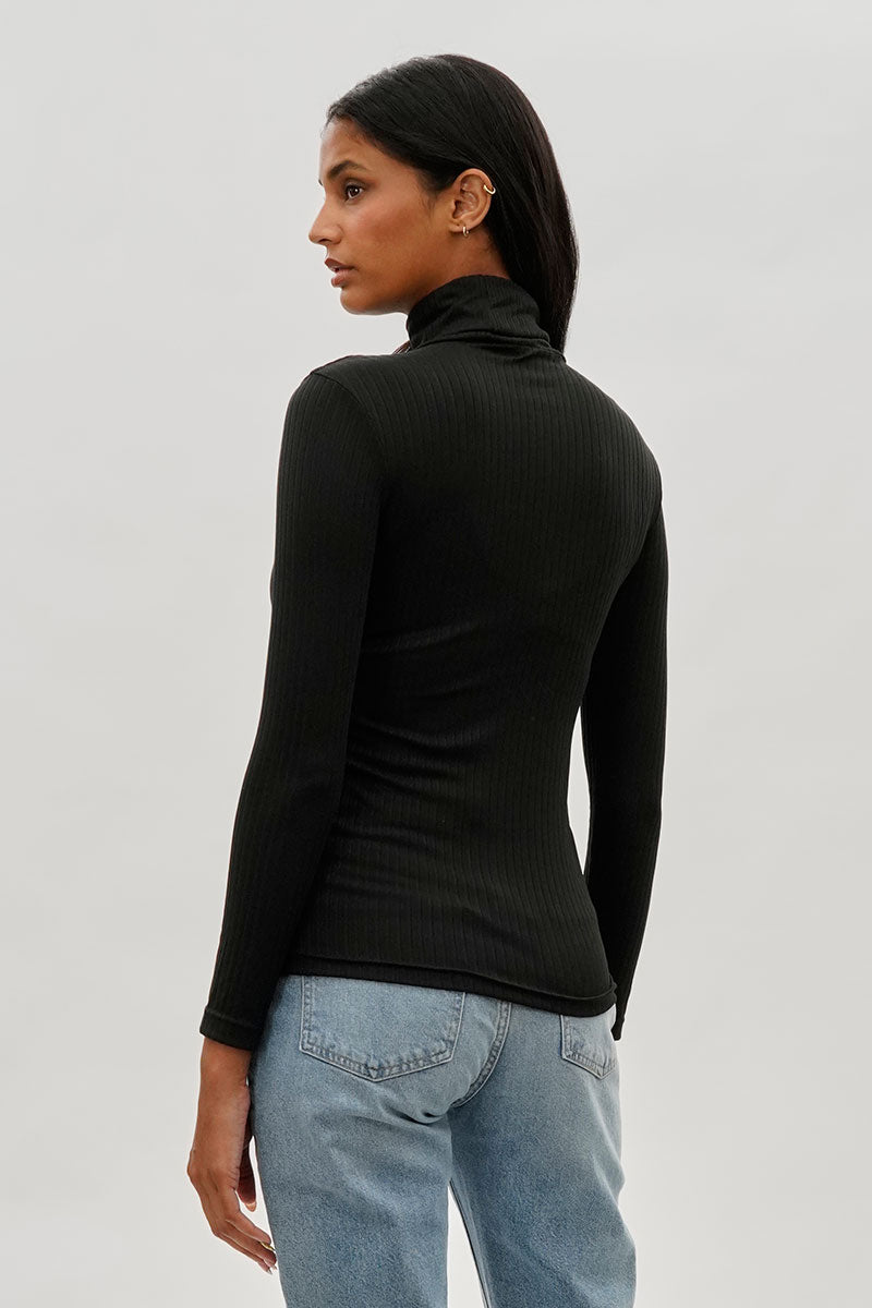 Majora Long Sleeve Turtleneck Pullover Sweater - Black - Womens Tees & Tank Tops - Fairweather